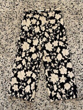 Jules and Leopold Cropped Floral Pany XL Black and White